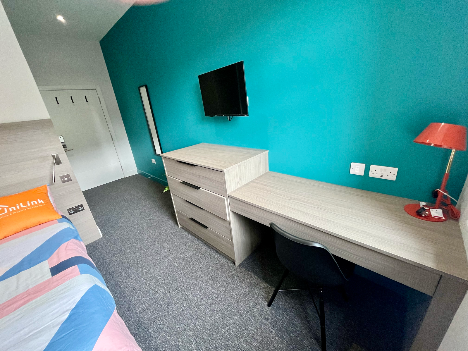 Premium Ensuite image 2